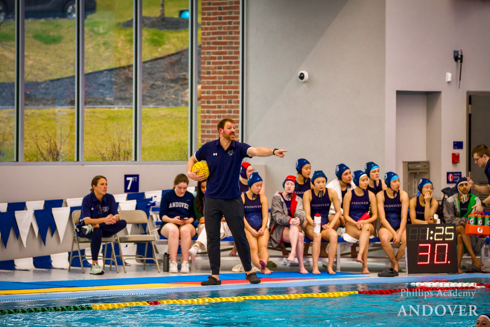 Women's Swimming and Diving Focuses on Team Cohesion Heading Into
